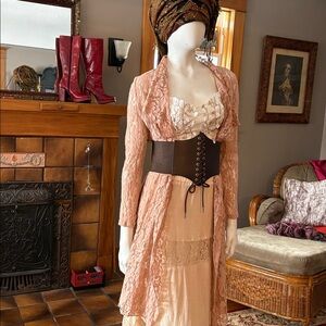 118 Light Creamy Peach Coloured Lace Duster
